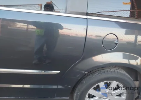 2014 Chrysler Town & Country Touring from USA, damaged, VIN 2C4RC1BG9ER171082